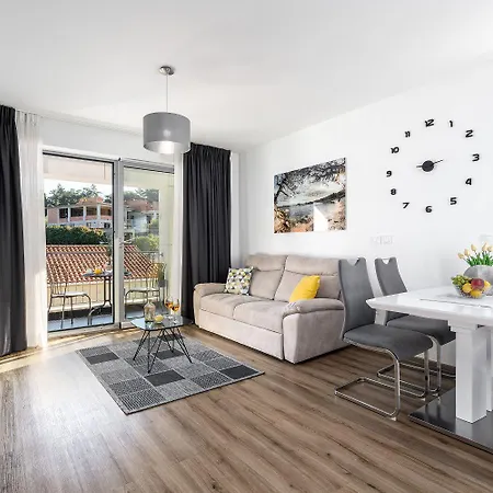 Exklusives Nur 50 Meter Zum Yachthafen Und Nur 300 Meter Zum Apartmán