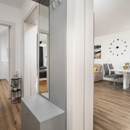 Apartmán Exklusives Nur 50 Meter Zum Yachthafen Und Nur 300 Meter Zum *