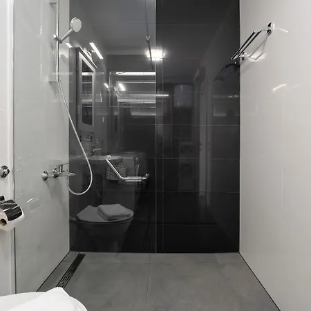 Exklusives Nur 50 Meter Zum Yachthafen Und Nur 300 Meter Zum Apartmán Vrsar