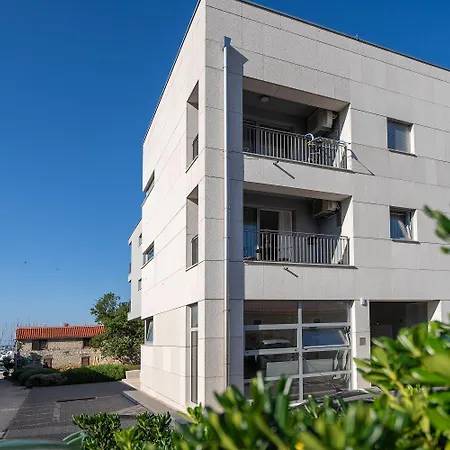 Exklusives Nur 50 Meter Zum Yachthafen Und Nur 300 Meter Zum Apartmán
